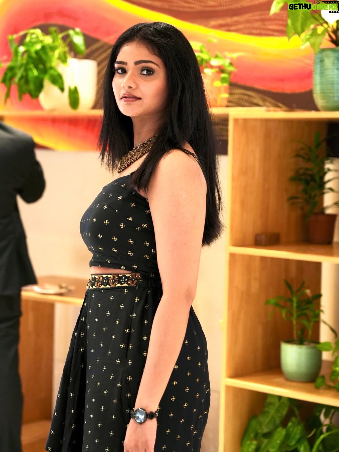 Maheswari Yayathiraj - 5.2K Likes - First pic of the year #2026 🖤
PC - @wolf_alone27
