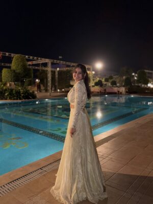 Mahi Singh Instagram - 🪩
.
.
#sangeet #wedding #photo #photoshoot #mahisinghviofficial