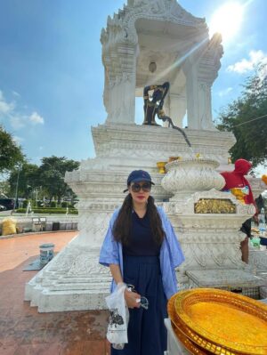 Mai Charoenpura Instagram - มากราบแม่พระธรณีคะ 🙏🏻💝ยังอยู่ตรงนี้นะ ไม่ได้หายไปไหน ส่งยิ้มอ่อนมาให้จ้า 🙂ค่าของคน อยู่ที่ผลของ🩵