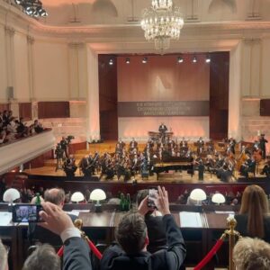 Maja Ostaszewska Instagram - To było tak wielkie szczęście i zaszczyt móc obcować z geniuszem muzyki Fryderyka Chopina i podziwiać talent wybitnych pianistów na żywo, podczas XIX Konkursu Chopinowskiego. Czas się zatrzymał. Niesamowita atmosfera @warsawphil Oczekiwanie na werdykt po finałowym etapie… Uroczysty koncert finalistów w @operanarodowa
Gratulacje dla Wszystkich genialnych artystów. Moje laickie serce skradły @shiori_klavier @tianyao_lyu @zitong_wang Wiliam Yang Przepięknie grali Polacy @piotr_alexewicz @yehudapiano Specjalne gratulacje dla zwycięzcy, wspaniałego @ericlupianist Jego niezwykle skromna reakcja na decyzje Jury była poruszająca. Dziękuję cudownej Orkiestrze @warsawphil pod batutą maestro @boreyko_andrey Dziękuję @chopininstitute a także @tvp_kultura za relacje na żywo. Dziękuję wszystkim komentatorom. Będę bardzo tęsknić i już czekam na kolejną edycję ❤️
It was such an immense joy and honor to experience the genius of Fryderyk Chopin’s music and to admire the extraordinary talent of the pianists performing live during the 19th International Chopin Competition. Time truly stood still. The atmosphere at the @warsawphil was incredible — the anticipation before the verdict after the final stage… Gala Concert of the Laureates. Congratulations to all the brilliant artists!
My humble heart was especially captured by @shiori_klavier, @tianyao_lyu, @zitong_wang, and William Yang. The Polish pianists @piotr_alexewicz and @yehudapiano played beautifully as well.
Special congratulations to the winner, the wonderful @ericlupianist — his remarkably modest reaction to the Jury’s decision was deeply touching.
Thank you to the wonderful Orchestra @warsawphil under the baton of maestro @boreyko_andrey. Thank you to the @chopininstitute
I will miss it dearly and am already looking forward to the next edition.
#chopincompetition #chopin2025 @chopininstitute @warsawphil @operanarodowa