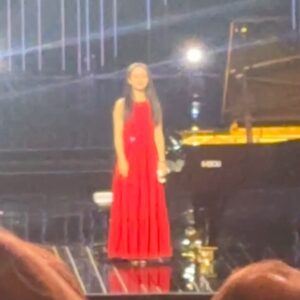 Maja Ostaszewska Instagram - To było tak wielkie szczęście i zaszczyt móc obcować z geniuszem muzyki Fryderyka Chopina i podziwiać talent wybitnych pianistów na żywo, podczas XIX Konkursu Chopinowskiego. Czas się zatrzymał. Niesamowita atmosfera @warsawphil Oczekiwanie na werdykt po finałowym etapie… Uroczysty koncert finalistów w @operanarodowa
Gratulacje dla Wszystkich genialnych artystów. Moje laickie serce skradły @shiori_klavier @tianyao_lyu @zitong_wang Wiliam Yang Przepięknie grali Polacy @piotr_alexewicz @yehudapiano Specjalne gratulacje dla zwycięzcy, wspaniałego @ericlupianist Jego niezwykle skromna reakcja na decyzje Jury była poruszająca. Dziękuję cudownej Orkiestrze @warsawphil pod batutą maestro @boreyko_andrey Dziękuję @chopininstitute a także @tvp_kultura za relacje na żywo. Dziękuję wszystkim komentatorom. Będę bardzo tęsknić i już czekam na kolejną edycję ❤️
It was such an immense joy and honor to experience the genius of Fryderyk Chopin’s music and to admire the extraordinary talent of the pianists performing live during the 19th International Chopin Competition. Time truly stood still. The atmosphere at the @warsawphil was incredible — the anticipation before the verdict after the final stage… Gala Concert of the Laureates. Congratulations to all the brilliant artists!
My humble heart was especially captured by @shiori_klavier, @tianyao_lyu, @zitong_wang, and William Yang. The Polish pianists @piotr_alexewicz and @yehudapiano played beautifully as well.
Special congratulations to the winner, the wonderful @ericlupianist — his remarkably modest reaction to the Jury’s decision was deeply touching.
Thank you to the wonderful Orchestra @warsawphil under the baton of maestro @boreyko_andrey. Thank you to the @chopininstitute
I will miss it dearly and am already looking forward to the next edition.
#chopincompetition #chopin2025 @chopininstitute @warsawphil @operanarodowa