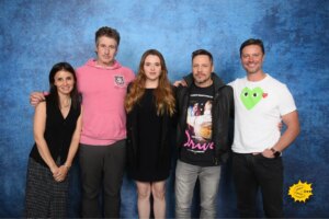 Majandra Delfino Instagram - Un grand merci à Majandra Delfino, Brendan Fehr, Nick Wechsler, Jason Behr et Shriri Appleby pour leur confiance, leur disponibilité et leur gentillesse lors de notre convention #BTS47 à Paris
C'était un plaisir de vous accueillir et de voir vos échanges touchants avec les participants.
//
A big thank you to Majandra Delfino, Brendan Fehr, Nick Wechsler, Jason Behr, and Shiri Appleby for their trust, availability, and kindness during our #BTS47 in Paris convention. It was a pleasure to welcome you and to witness your touching interactions with the attendees.

#roswell #geekncheese #bts47 #paris