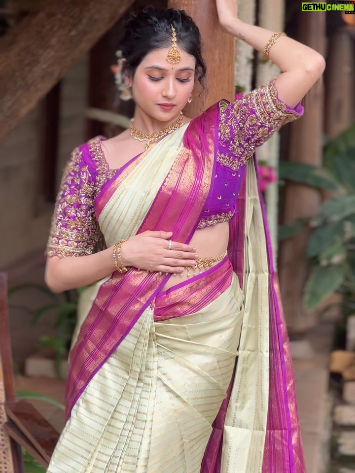 Malaika Vasupal - 49.1K Likes - 💖

@shruthiashwath_makeupartist 
@shreeshtafamilystore_official 

#malaika #ayyosivane #kannada #kannadaactors