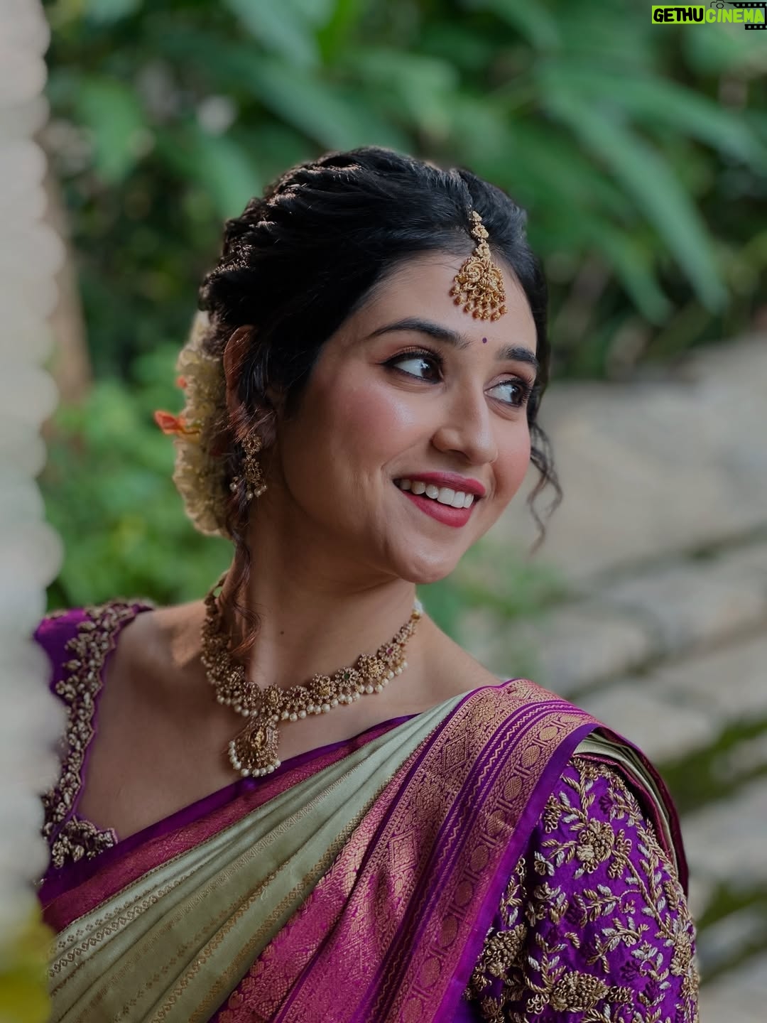 Malaika Vasupal - 49.1K Likes - 💖

@shruthiashwath_makeupartist 
@shreeshtafamilystore_official 

#malaika #ayyosivane #kannada #kannadaactors