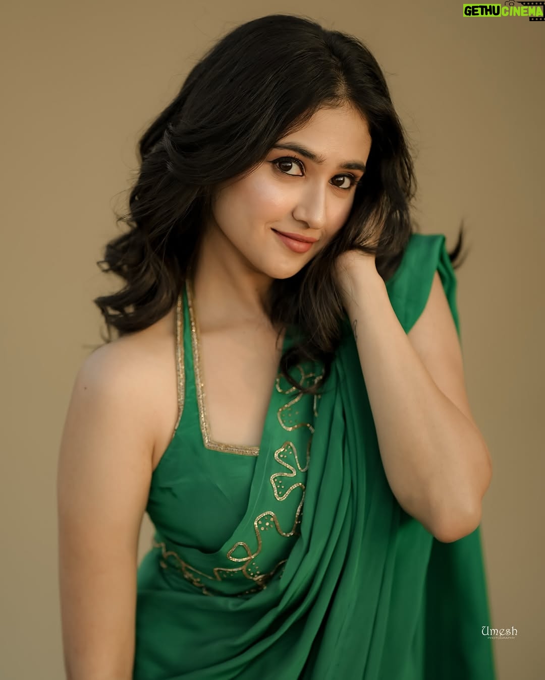 Malaika Vasupal - 56.9K Likes - Feeling grateful 💚
Thankyou for loving our amazing vidyapati trailer 💖
VIDYAPATI on April 10th in your nearest theatres 
Keep loving 
Keep supporting ♥️

#malaika #green #greensaree #saree #trend