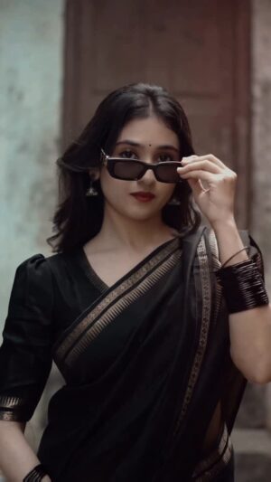 Malaika Vasupal Instagram - Masth Malaika 🔥🖤🦋 

For @malaika_t_vasupal 
DOP and edit @_karthikjram 

#kannadasongs #actress #malaika #karthikjram