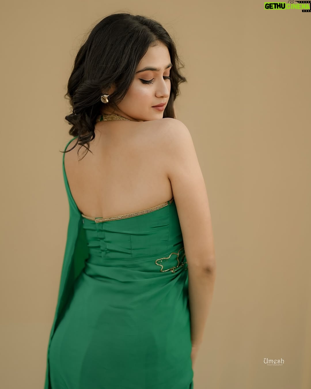 Malaika Vasupal - 56.9K Likes - Feeling grateful 💚
Thankyou for loving our amazing vidyapati trailer 💖
VIDYAPATI on April 10th in your nearest theatres 
Keep loving 
Keep supporting ♥️

#malaika #green #greensaree #saree #trend