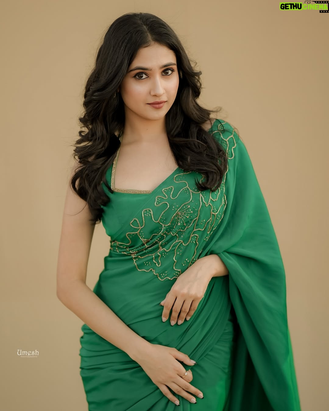 Malaika Vasupal - 56.9K Likes - Feeling grateful 💚
Thankyou for loving our amazing vidyapati trailer 💖
VIDYAPATI on April 10th in your nearest theatres 
Keep loving 
Keep supporting ♥️

#malaika #green #greensaree #saree #trend