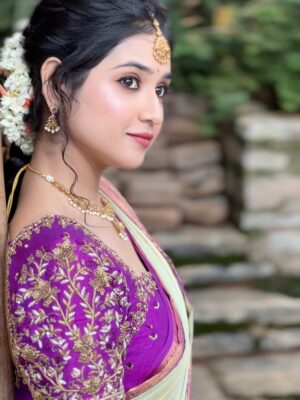 Malaika Vasupal Instagram - 💖

@shruthiashwath_makeupartist 
@shreeshtafamilystore_official 

#malaika #ayyosivane #kannada #kannadaactors