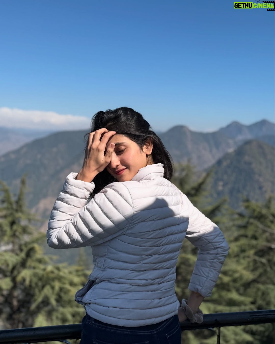 Malaika Vasupal - 61.6K Likes - How’s the view?👀

#malaika #trend #vacation #mussoire_diaries #landour