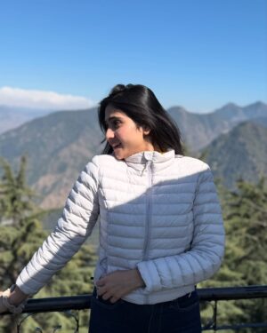 Malaika Vasupal Instagram - How’s the view?👀

#malaika #trend #vacation #mussoire_diaries #landour