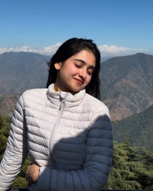 Malaika Vasupal Instagram - How’s the view?👀

#malaika #trend #vacation #mussoire_diaries #landour