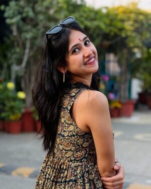 Malaika Vasupal Instagram - Happy in million little ways 🩷

Outfit: @shimmer_designer_studio 
@style_diary_by_namratha 

#malaika #rishikesh #travel #behappy