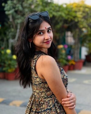Malaika Vasupal Instagram - Happy in million little ways 🩷

Outfit: @shimmer_designer_studio 
@style_diary_by_namratha 

#malaika #rishikesh #travel #behappy