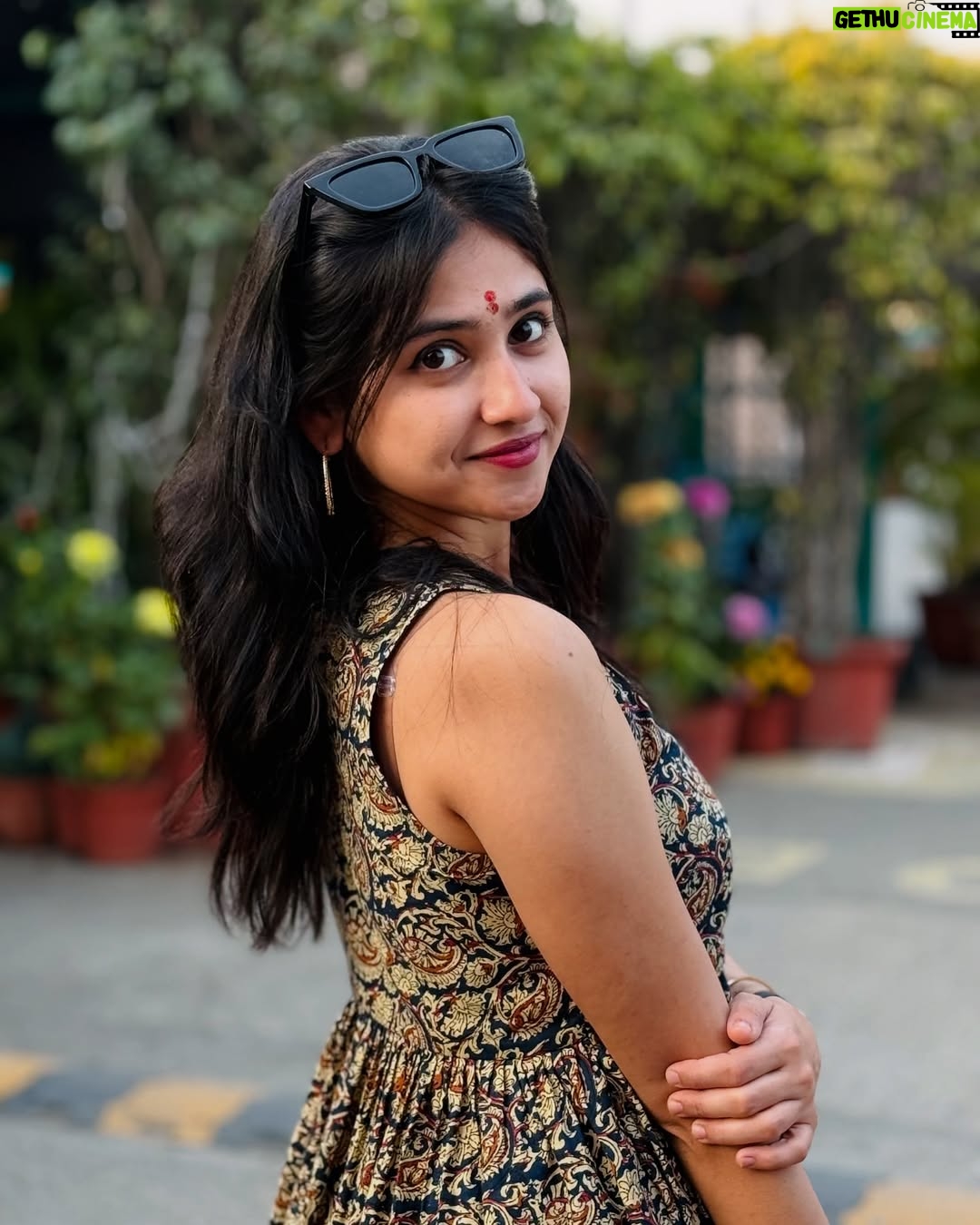 Malaika Vasupal - 57K Likes - Happy in million little ways 🩷

Outfit: @shimmer_designer_studio 
@style_diary_by_namratha 

#malaika #rishikesh #travel #behappy