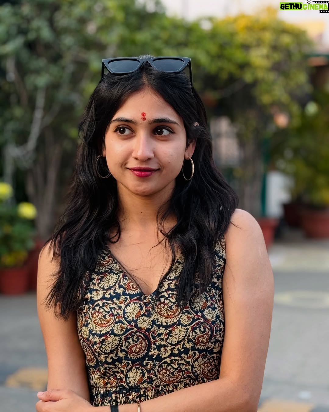 Malaika Vasupal - 57K Likes - Happy in million little ways 🩷

Outfit: @shimmer_designer_studio 
@style_diary_by_namratha 

#malaika #rishikesh #travel #behappy