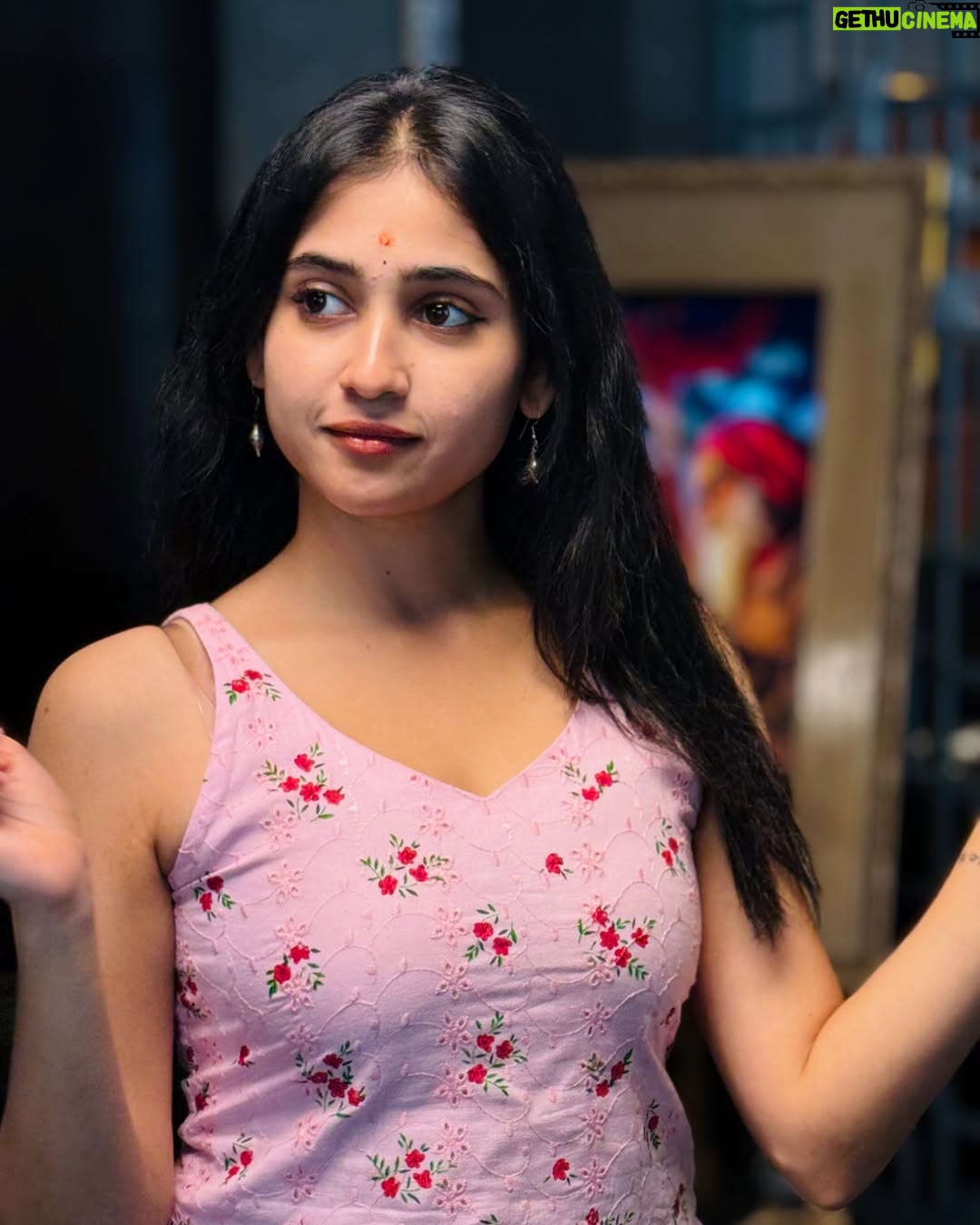 Malaika Vasupal - 92.9K Likes - 💕🌸

#malaika #rishikesh #vacation