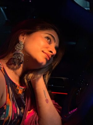 Malavika Sreenath Instagram - A girl in a sari and that too in a Mustang. Need I say more? 😮‍💨🐝