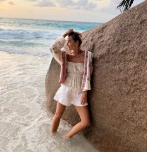 Malgorzata Socha Instagram - Bo piękno zaczyna się wtedy, gdy pozwalamy sobie na chwilę dla siebie. 🌊✨