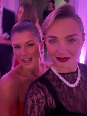 Malgorzata Socha Instagram - Magiczny wieczór na Balu Fundacji TVN ✨
Piękne wnętrza, wyjątkowe stylizacje i ludzie, z którymi chce się być. Połączenie dobra, sztuki i emocji, które zostają na długo. 💫

#bal #fundacjatvn #bizuteriaapart