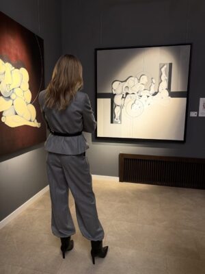 Malgorzata Socha Instagram - Wieczór, który zostaje w pamięci.
Wystawa „Widziani” to nie tylko obrazy — to emocje, relacje i spojrzenia, których się nie zapomina.
Dziękuję Mariuszowi Szydeł za ten artystyczny dialog i wszystkim, którzy byli częścią tego wyjątkowego spotkania.❤️❤️❤️