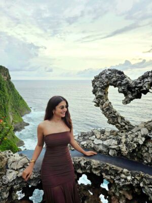 Malhaar Rathod Instagram - A life-changing, love-filled 2025. 
Entering 2026 with an open heart and endless horizons ✨️
Wishing You the best year ahead 🫶🏻