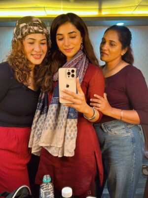 Malhaar Rathod Instagram - 200k 🤍 My heart is so full today. Your love for my show, for Antara, and for my journey means more than you’ll ever know. Thank you for seeing me. 

 A tight hug to the team of AKB @mxplayer @rusk.media @tanmai_rastogi @jayatipandya02 @hindavi @bhattacharya.sayak @arifshaikh1981 @udta_kahaanikaar @mullapooh @nathazarurmarega @nikeeta_bhambhani @ayesha_dowerah @prernaghimiray023 @sassy_soul_samhita @luvludhiyani @sumitkeshari_official @sonali06684 @tabrezmakeovers for making Antara happen ! 

A special thanks to #ElvishArmy who showed up for me with open arms.
Truly , deeply grateful 🤍