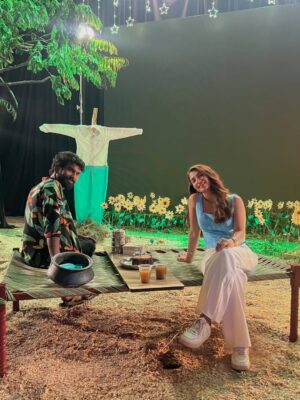 Malhaar Rathod Instagram - 200k 🤍 My heart is so full today. Your love for my show, for Antara, and for my journey means more than you’ll ever know. Thank you for seeing me. 

 A tight hug to the team of AKB @mxplayer @rusk.media @tanmai_rastogi @jayatipandya02 @hindavi @bhattacharya.sayak @arifshaikh1981 @udta_kahaanikaar @mullapooh @nathazarurmarega @nikeeta_bhambhani @ayesha_dowerah @prernaghimiray023 @sassy_soul_samhita @luvludhiyani @sumitkeshari_official @sonali06684 @tabrezmakeovers for making Antara happen ! 

A special thanks to #ElvishArmy who showed up for me with open arms.
Truly , deeply grateful 🤍