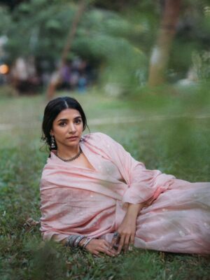 Malhaar Rathod Instagram - I'm an archive of unsaid words 🍁

Clicked by @bharat_rawail 
Stylist @jinalpnagda assisted by Ridhi
Makeup @muahbyashlynn
Hair @creatividhii