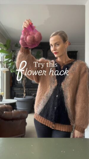 Malin Persson Instagram - Årets sista dahlior förtjänar bästa vasen!
Vad tycks, smart va?

#seasonpoetry #bukett #asteteticfilm #homedecor #skandinavianhome #countryliving #myhomestyle
