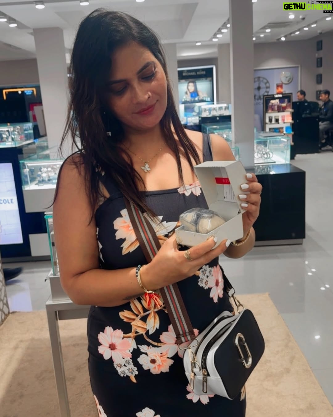 Malvika Tomar - 3.3K Likes - Bless from universe….thanks @titanwatchesindia for inviting me and for gifting me such a precious watch……Thank you everyone for your sweet wishes and love ❤️