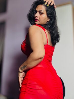 Malvika Tomar Instagram - Kha chali aayi ho 🤭
Kha tha muje jana ho 🥰
Mai kudi anjani ho 😎