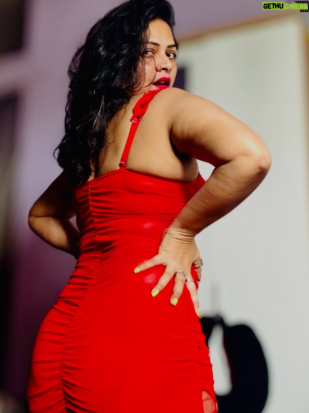 Malvika Tomar - 3.8K Likes - Kha chali aayi ho 🤭
Kha tha muje jana ho 🥰
Mai kudi anjani ho 😎