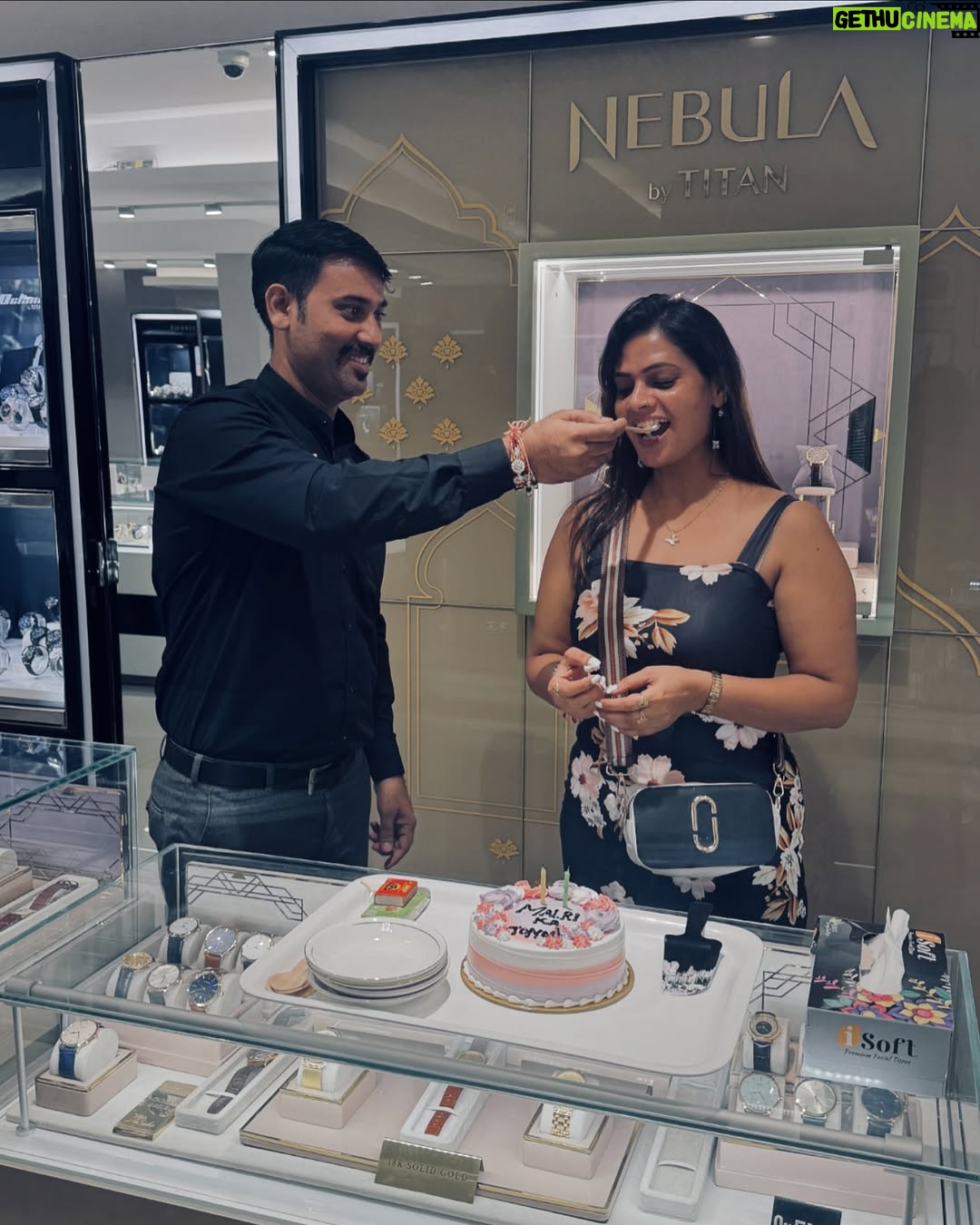 Malvika Tomar - 3.3K Likes - Bless from universe….thanks @titanwatchesindia for inviting me and for gifting me such a precious watch……Thank you everyone for your sweet wishes and love ❤️