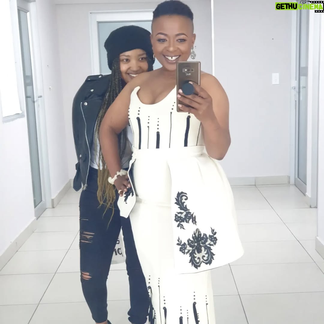 Manaka Ranaka - 12.7K Likes - Bengi nje ke #SAFTAs #SAFTAs16 #BestActressInATvSoap #SAFTANominee #SAFTAWinner #LeadingLady #Thespian #ManakaRanaka #GenerationsTheLegacy #SABC1 #Mzansi4Sho 

👗 @lindo_mnguni 
💄 @makeup_by_soffie