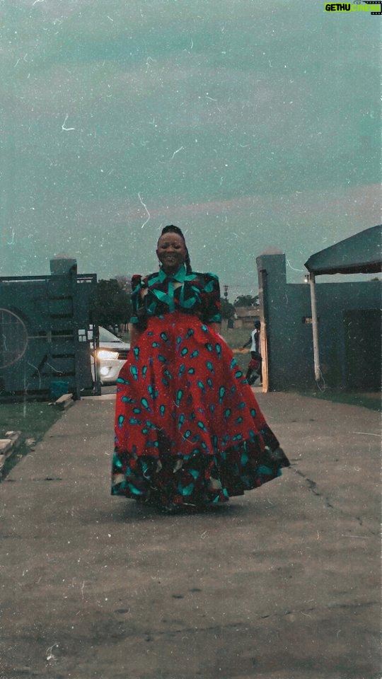 Manaka Ranaka - 11.6K Likes - Soundtrack of my life

🎤 Bongeziwe Mabandla ~ Wena

Happy Friday. As I prepare for my late daughter's graduation tomorrow 👩🏽‍🎓