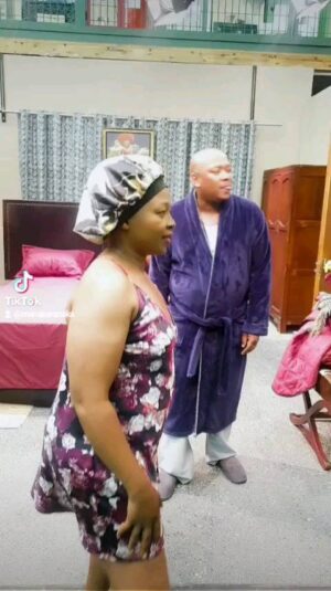 Manaka Ranaka Instagram - La tseba mos, @tswyza nd i ha re sale. This what we do when they are viewing 💃🏾🕺🏾💃🏾🕺🏾💃🏾🕺🏾#CuffItChallange. #SugarAndSpice #MrekzaLeLucy #GenerationsTheLegacy #OnSetDiaries #InbetweenScenes #Actors #Thespians #NeverADullMoment
🎥 @sikatography