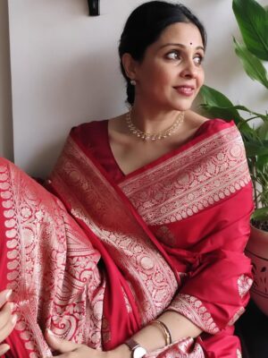 Manasi Salvi Instagram - Auspicious Navratri & Red Banarasi

14 glorious years to this enchanting Banarasi @nallisilksarees.
NeckPiece @disha.agarwal gifted with love ❤️
