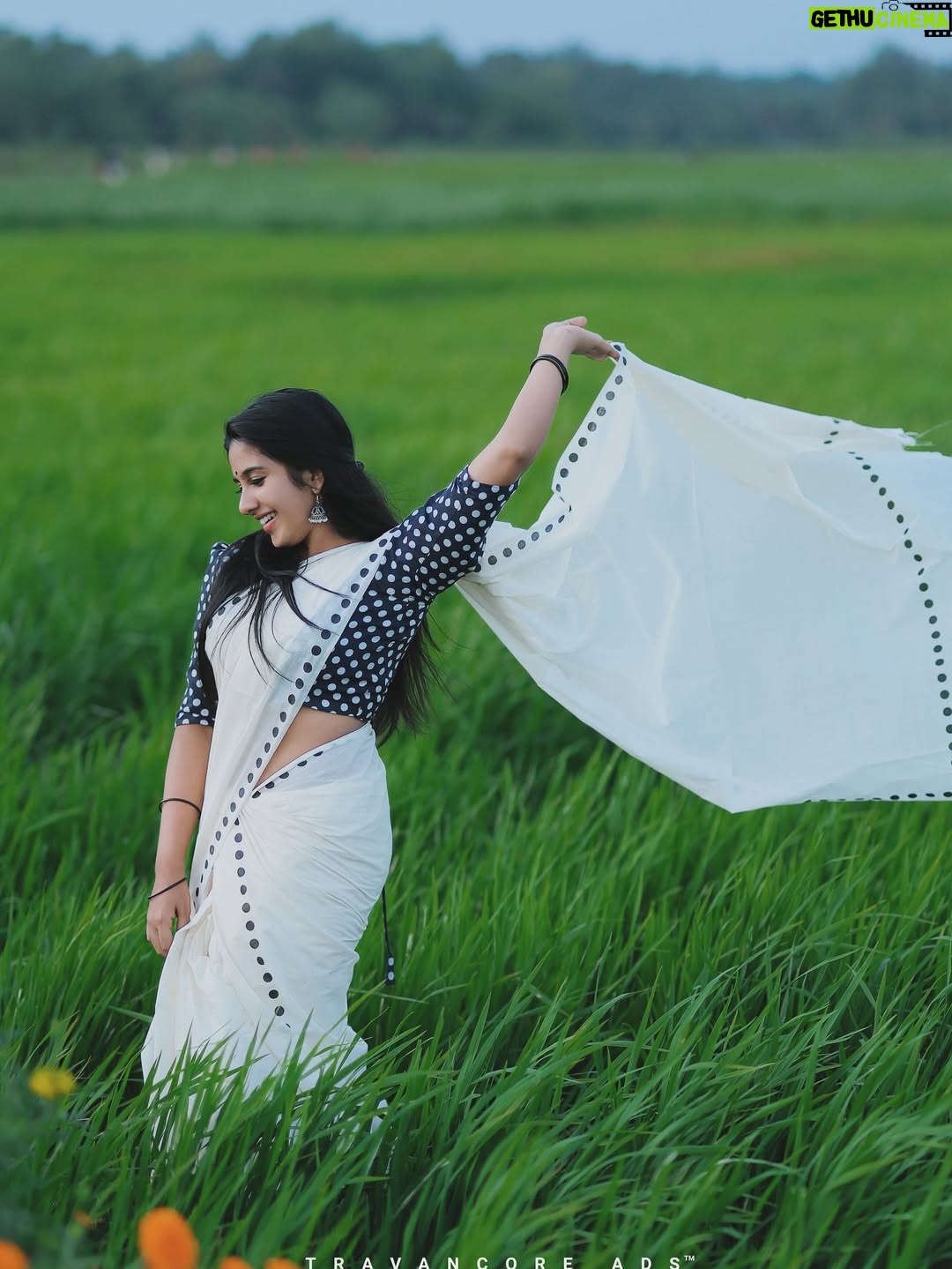Maneesha Mahesh - 14.9K Likes - 🌼🌼🌼 
📸 @travancoreads