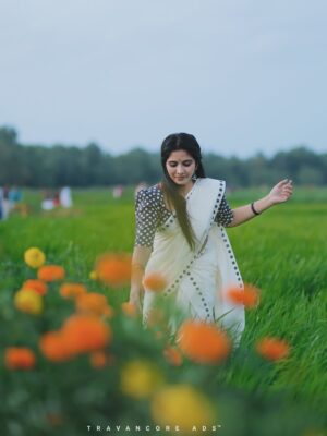 Maneesha Mahesh Instagram - 🌼🌼🌼 
📸 @travancoreads