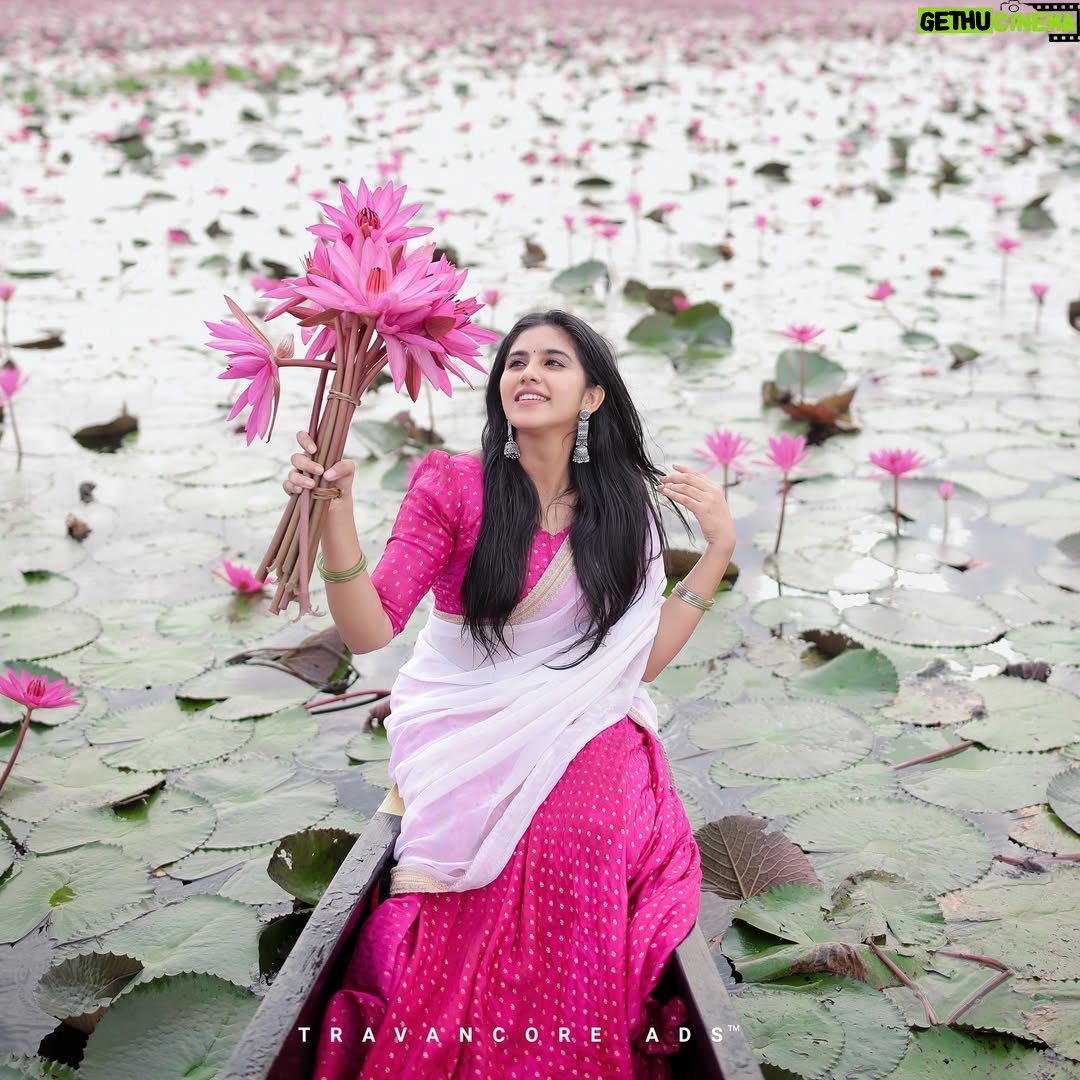 Maneesha Mahesh - 76K Likes - ✨🫰🏻🌷
📸 @houseofchroniclez