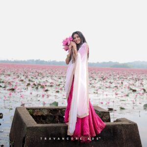 Maneesha Mahesh Instagram - ✨🫰🏻🌷
📸 @houseofchroniclez