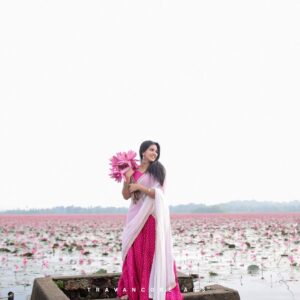 Maneesha Mahesh Instagram - ✨🫰🏻🌷
📸 @houseofchroniclez