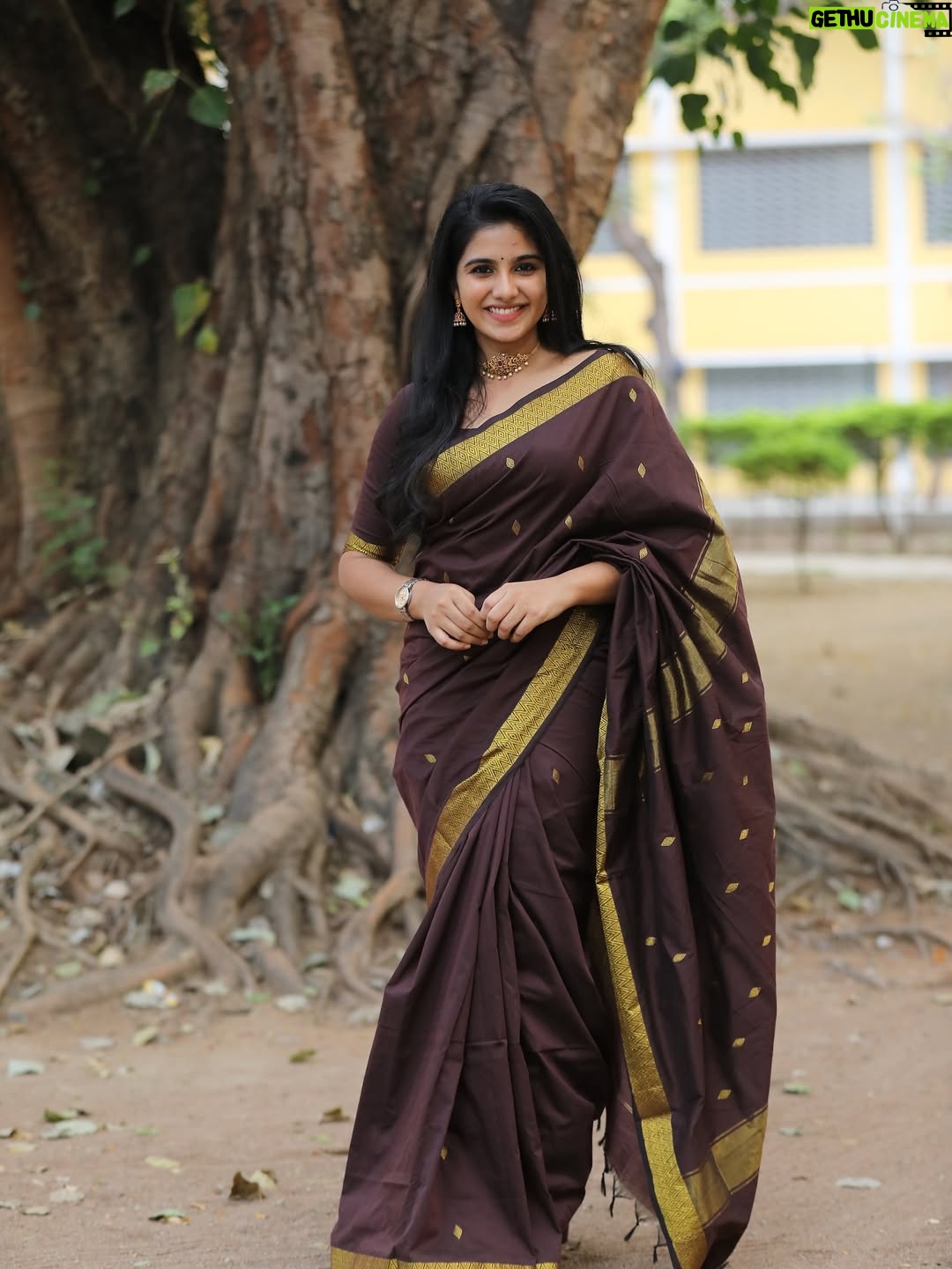 Maneesha Mahesh - 37.2K Likes - 🫰🏻✨ 
 📷 @s.a_arun_ 😎 
Stitching: @shaira_couture