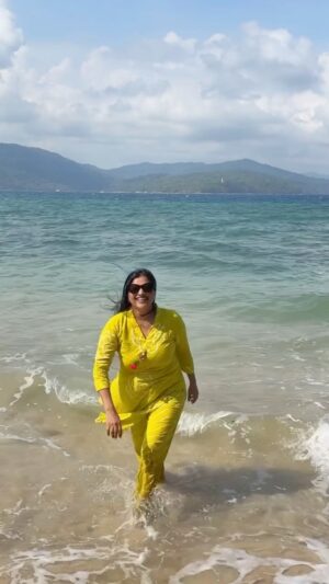 Mangli Instagram - Celebrating 87 Million views of Bayilone by the bay!
.Thanks a lot everyone ❤️🙏🏻
Happiness overloaded 🤗
.
#RossIsland #Andamans #Nicobar #bayiloneyballipalike #Parakramdiwas2026