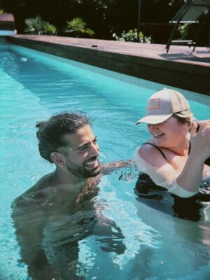 Manon Azem Instagram - La vie 🤍
Mélange d’amour, de gras, de kiff et de 🇵🇸
Al hamdoullilah