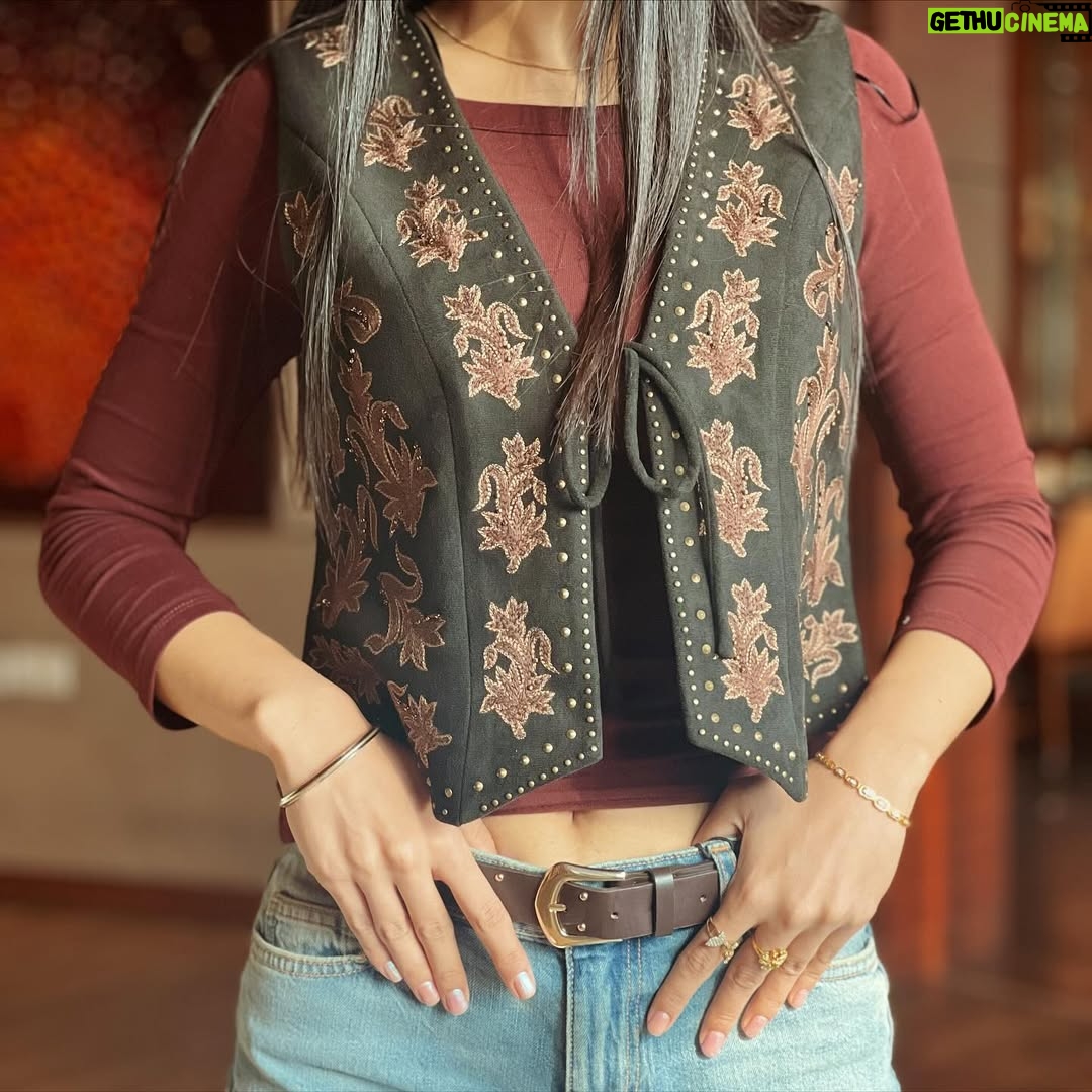 Manpreet Dolly - 1.7K Likes - ♥️
.
.
.
#apsara #jaani #wow #beautiful #beautifulgirl #lovingyou #loveyourself #lovethisgirl #beautifulgirls #iloveyou #beautyqueen