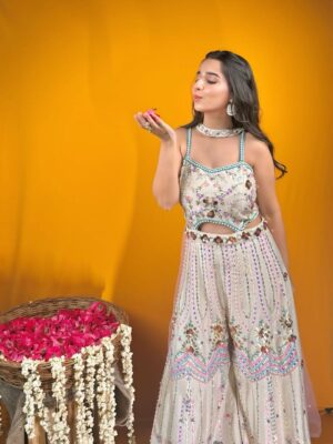 Mansi Bhanushali Instagram - A little flower power moment 🌸