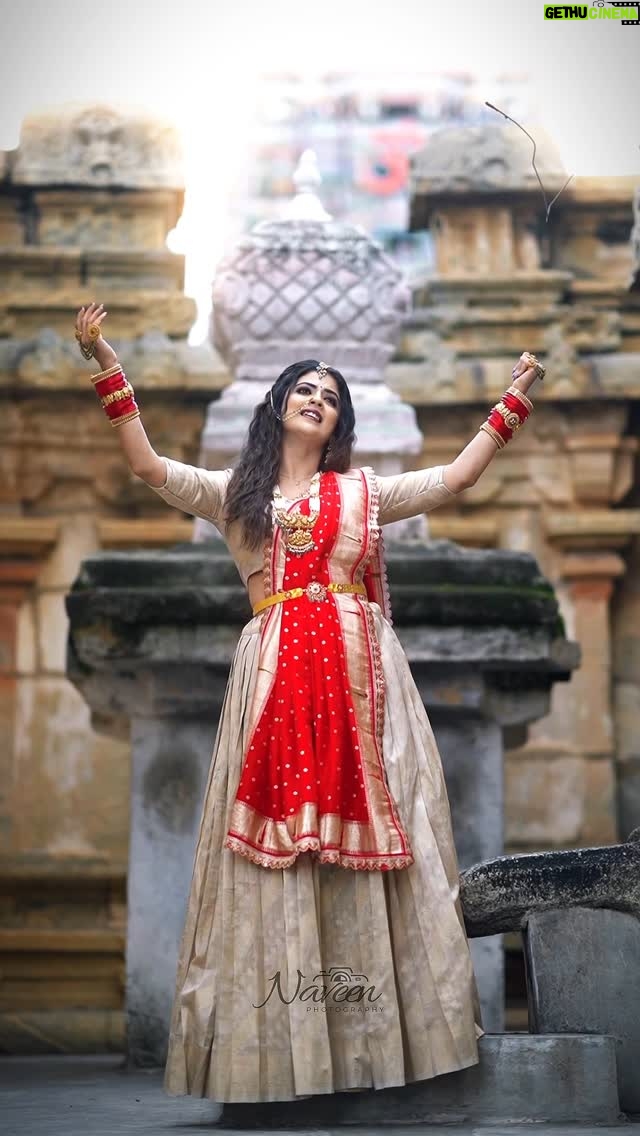 Mansi Joshi - 37.2K Likes - 🌸 “ರಾಧೆಯಿಲ್ಲದೆ ಕೃಷ್ಣನು ಅಪೂರ್ಣ, ಕೃಷ್ಣನಿಲ್ಲದೆ ರಾಧೆಯು ಅಪೂರ್ಣ. ರಾಧೇ ರಾಧೇ!!!”🌸

Concept and Makeover by @makeoverbylakshminaveen 😍

Videography by @naveenphotography1435 💠

Outfit by @dt_bridalstudio 🥰

Jewellery by @nk_jewelshouse ❤️

#reelsinstagram #mansijoshi #trending #harekrishna #radheradhe #viralreels #trendingreels