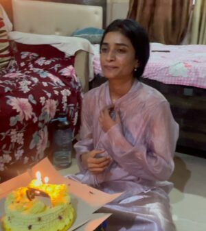 Manya Singh Instagram - Birthday went like this 
Work-Celebration- and College lectures and with a lot of procrastination!
.
💼: @thehouseofserein